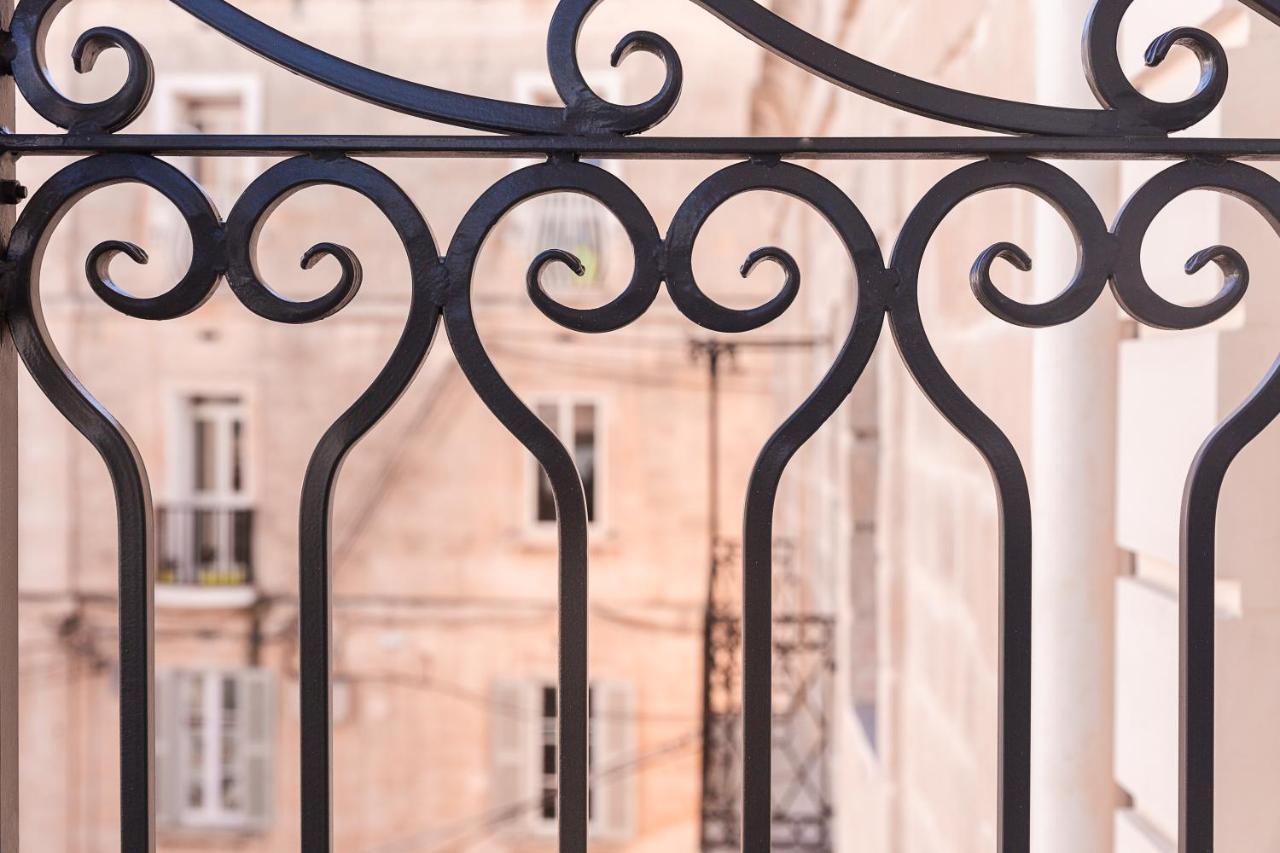 123 Mainstreet Boutique San Ġiljan